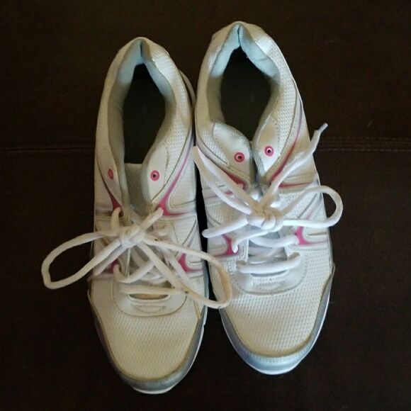 Women's sneaker. Worn once - Picture 2 of 5